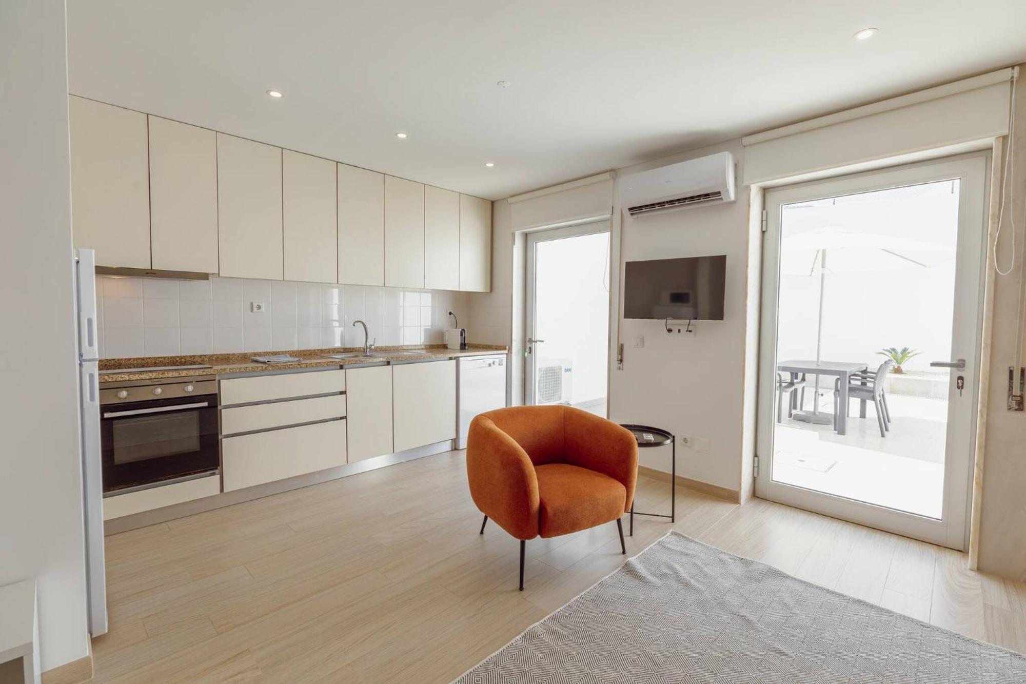 Stylish Apartment With Terrace By Hosty ポルト エクステリア 写真